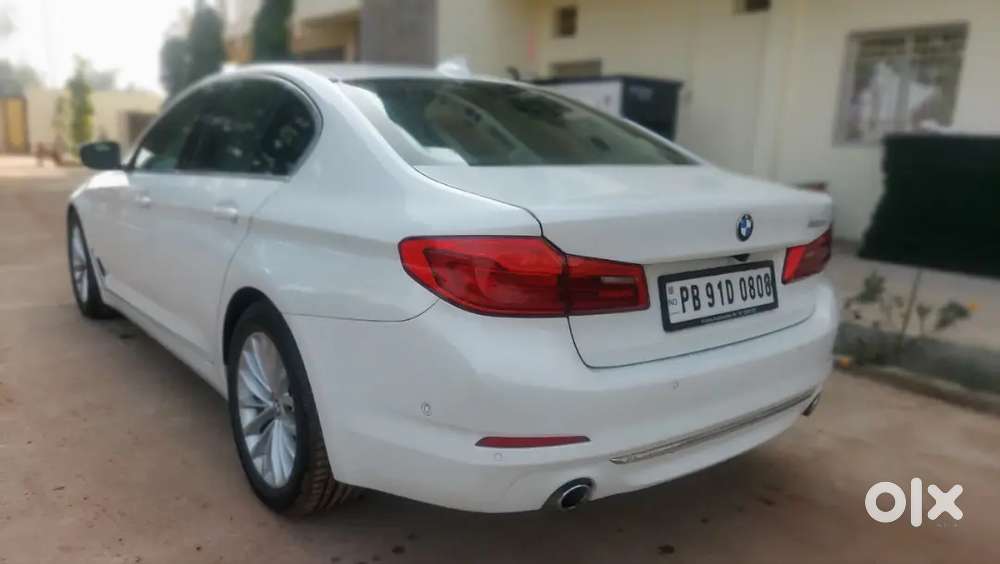 Bmw 5 Series Luxury 2020 With Auto-park Key