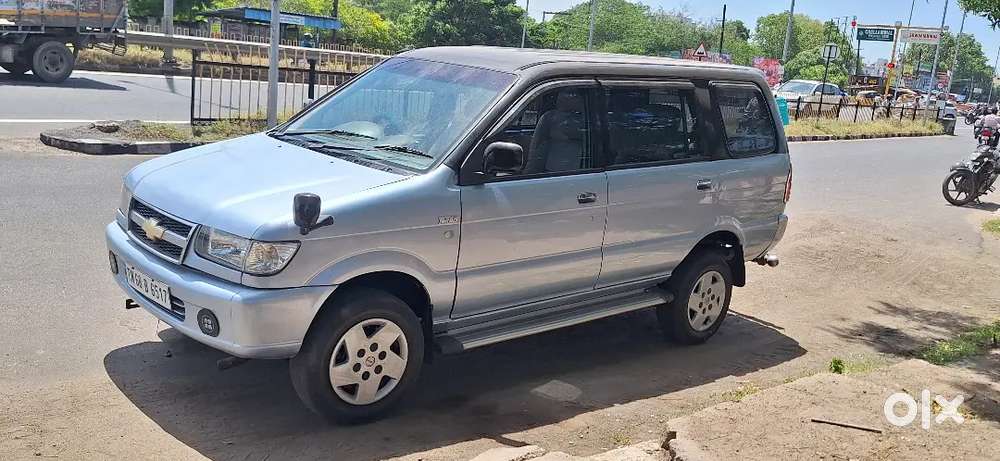 Tavera B3 10 Seater 2010. Newly Look Pakka Condition