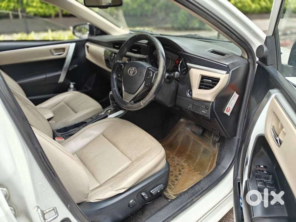 Toyota Corolla Altis 2013-2017 Vl At, 2015, Petrol