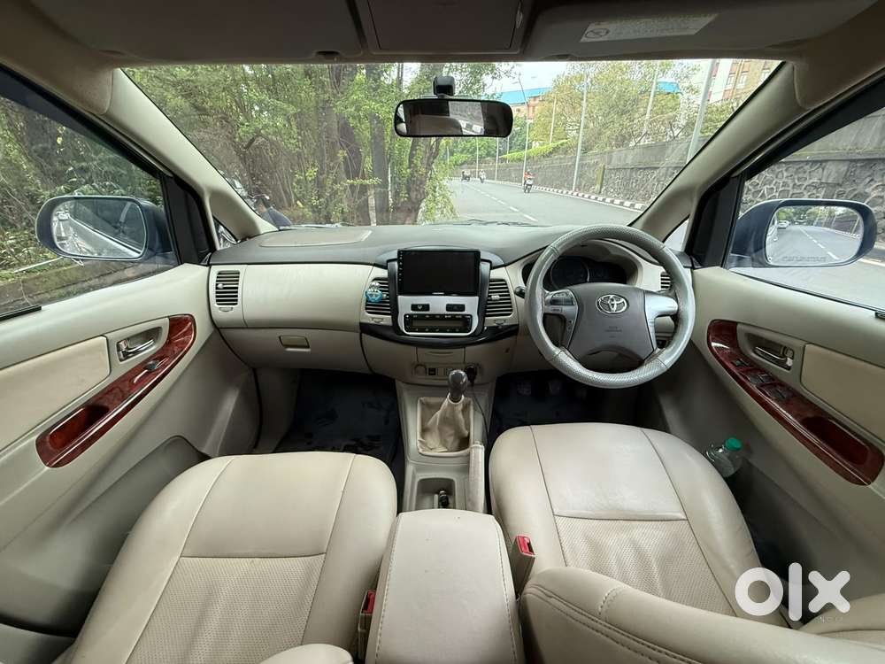 Toyota Innova 2.5 Vx (diesel) 8 Seater Bs Iv, 2014, Diesel