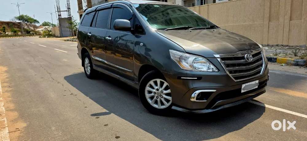 Toyota Innova 2012