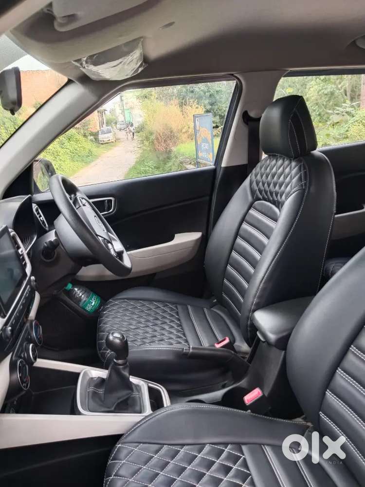 Hyundai Venue 2022 Petrol Manual November 2022 Registration