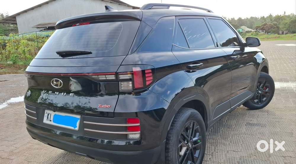 Hyundai Venue Petrol Manual 2024
