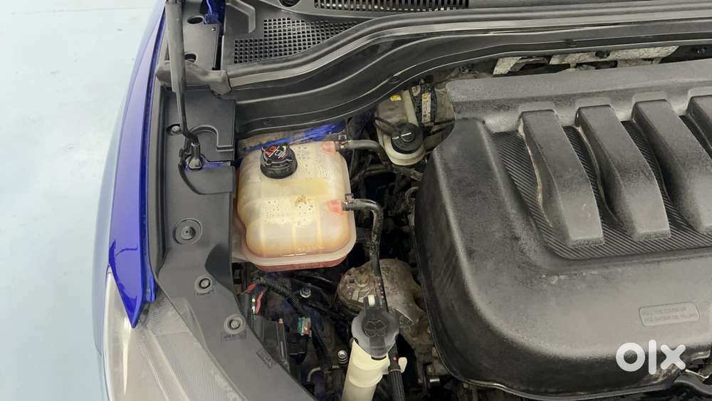 Mahindra Xuv700 2.0 Ax 7 Petrol At Luxury Pack Str, 2021, Petrol