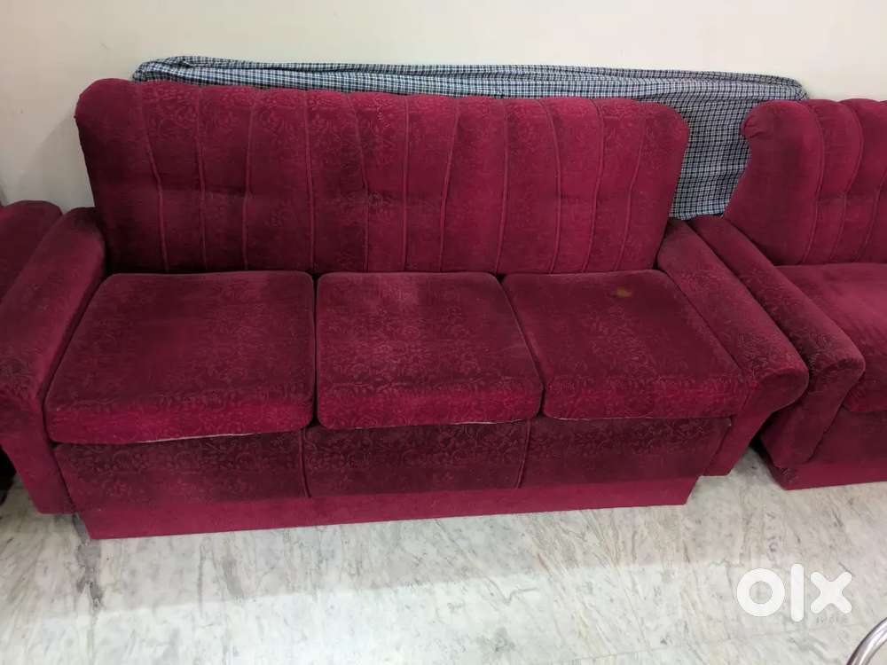 Maroon Sofa Set for Sale; 3-Seater Sofa & Single-Seater Chairs