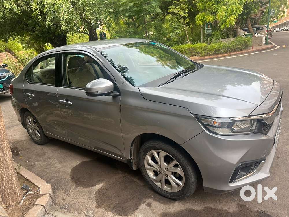 Doctor Car Less Driven Honda Amaze Top Model Exclusive Edition 1.2 Vxi