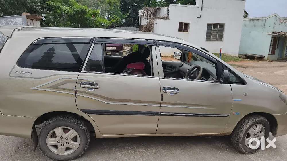 Toyota Innova 2011 Diesel Well Maintained