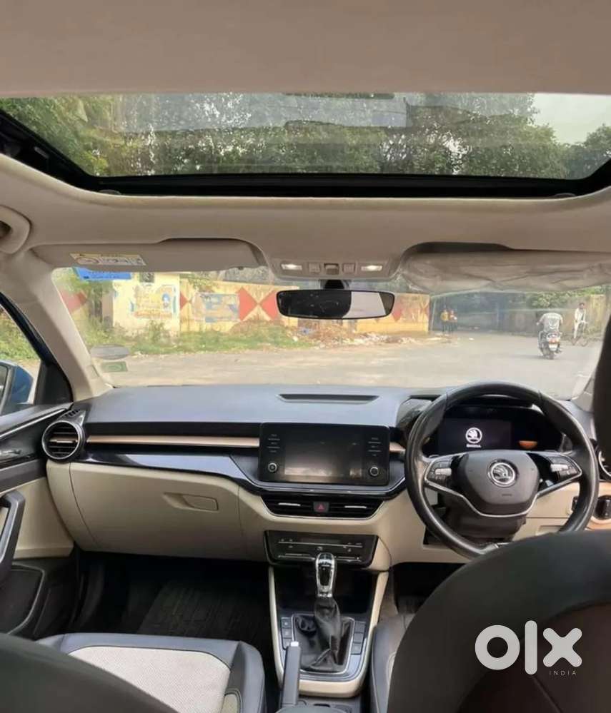 Skoda Slavia Style 1.0l Tsi At, 2022, Petrol