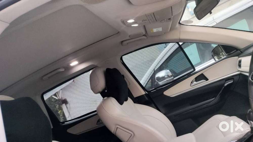 Mahindra Xuv700 2.2 Ax 7 Diesel At Str, 2022, Diesel