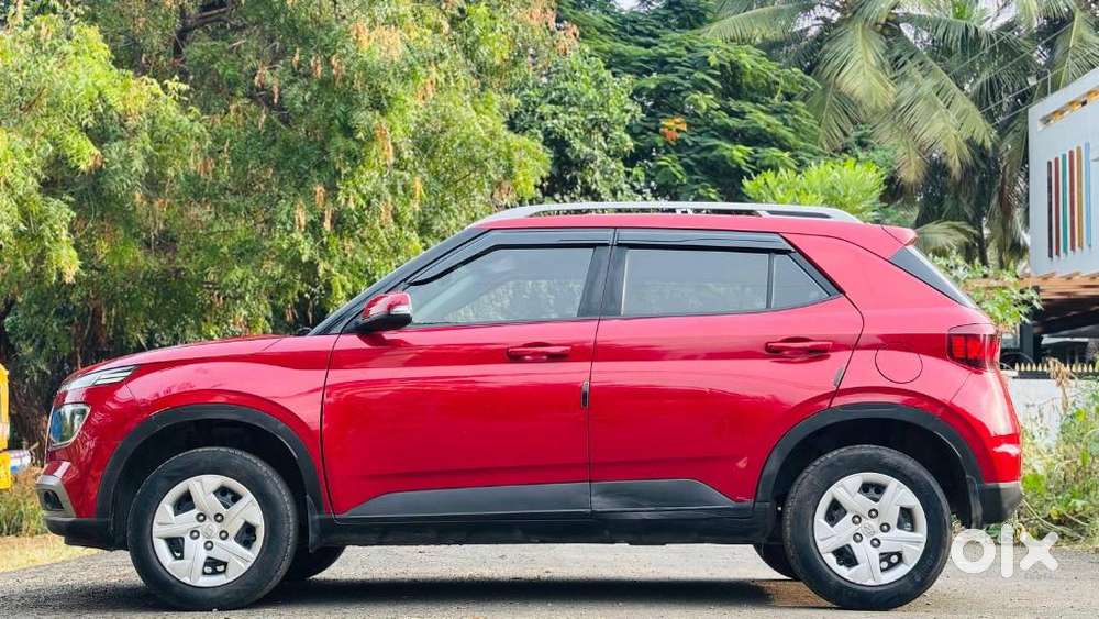 Hyundai Venue 1.2 S Plus, 2021, Petrol