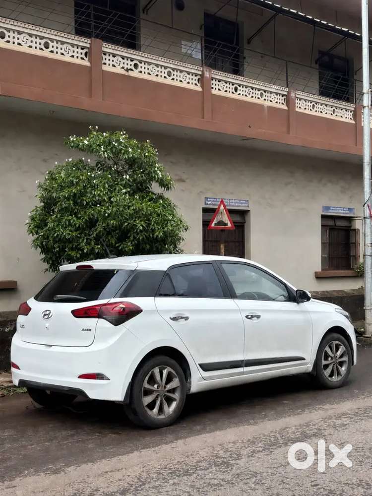 Hyundai I20 2017 Petrol 130000 Km Driven