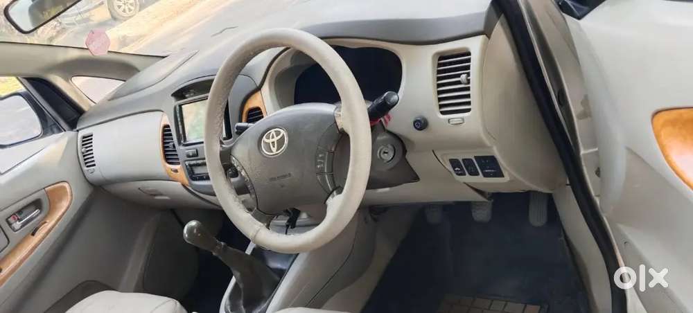 Toyota Innova 2009 Diesel 128000 Km Driven Passing 2029 V Top Model