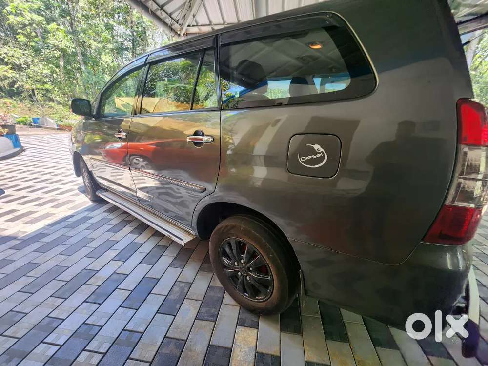 Toyota Innova 2.5 V 2011