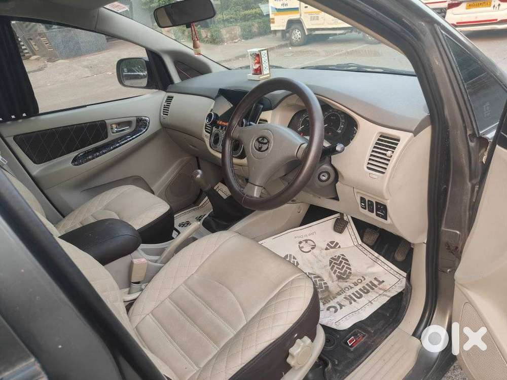 Toyota Innova 2.5 G (diesel) 8 Seater, 2011, Diesel