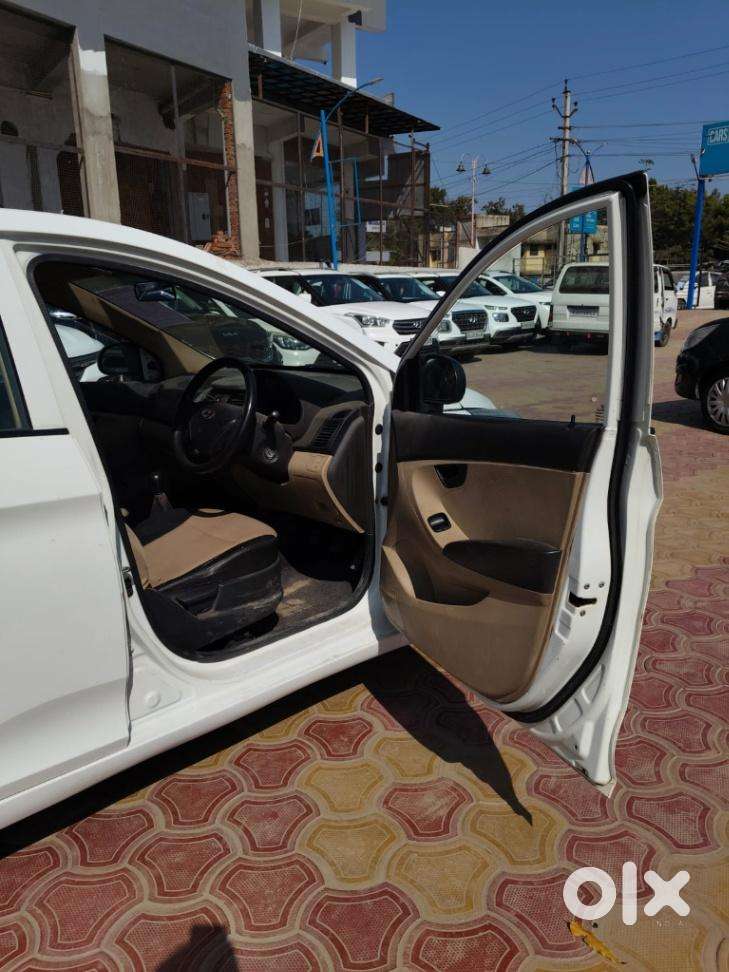 Hyundai Eon Era+ Se, 2017, Petrol