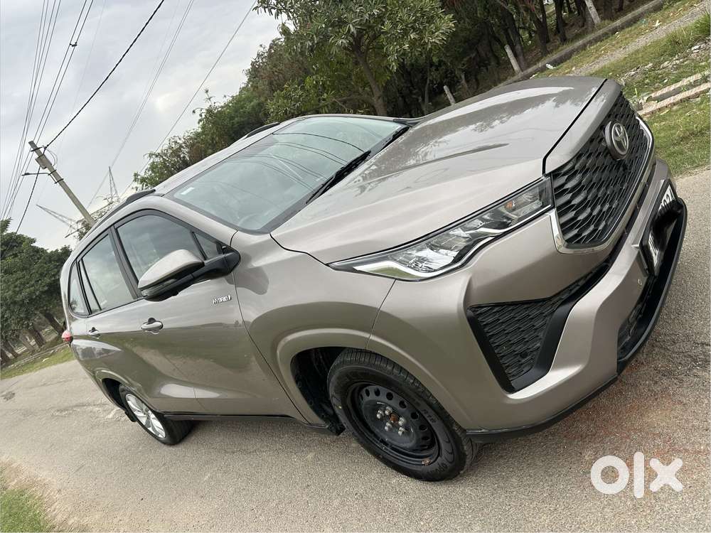 Toyota Innova Hycross 2.0 Vx Hybrid 7 Str, 2023, Petrol