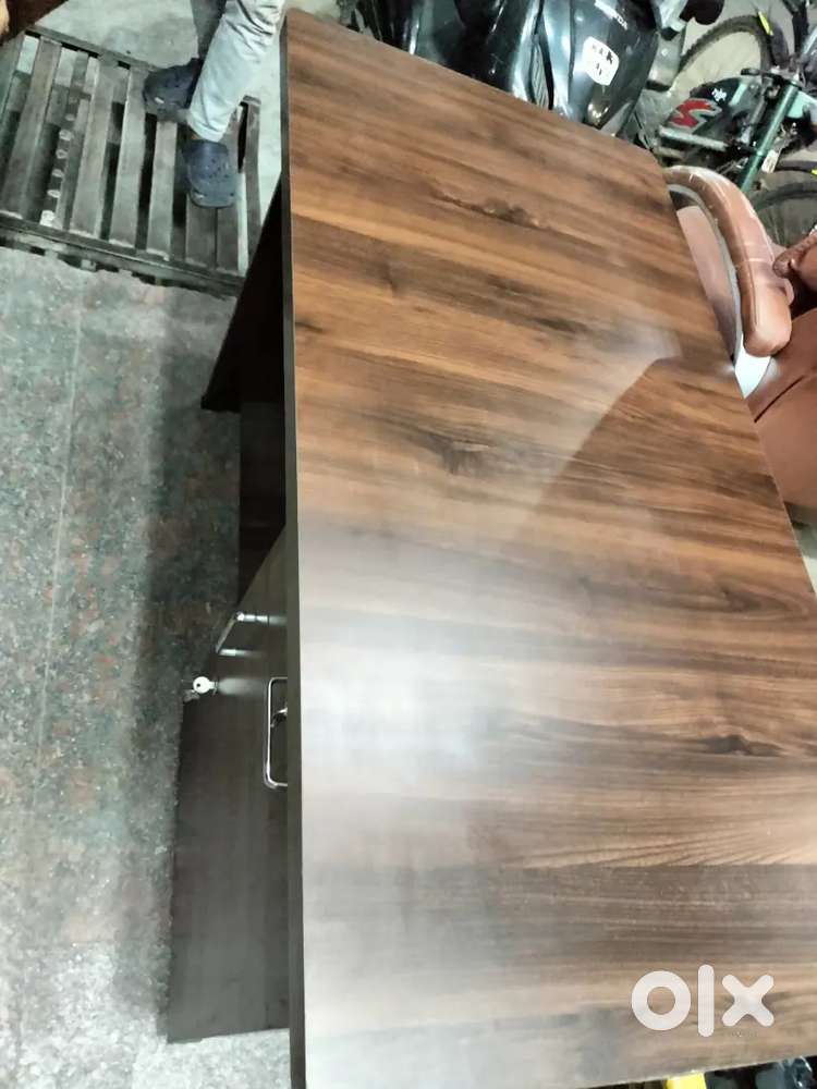 WOODEN OFFICE. TABLE .2+4 SIZE ..ALL TYPE AVAILABLE
