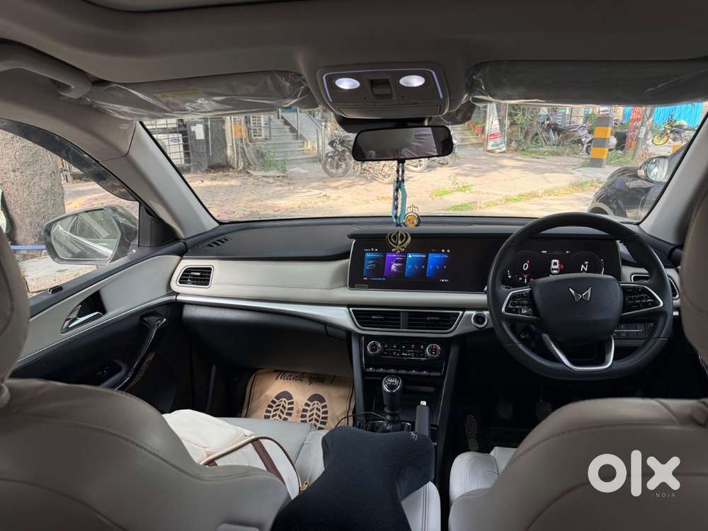 Mahindra Xuv700 Ax7 Mt Pt 2023