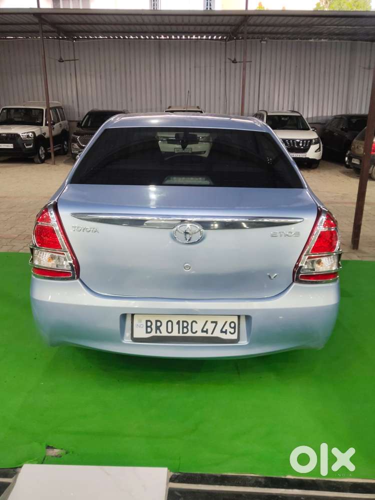 Toyota Etios V, 2011, Petrol