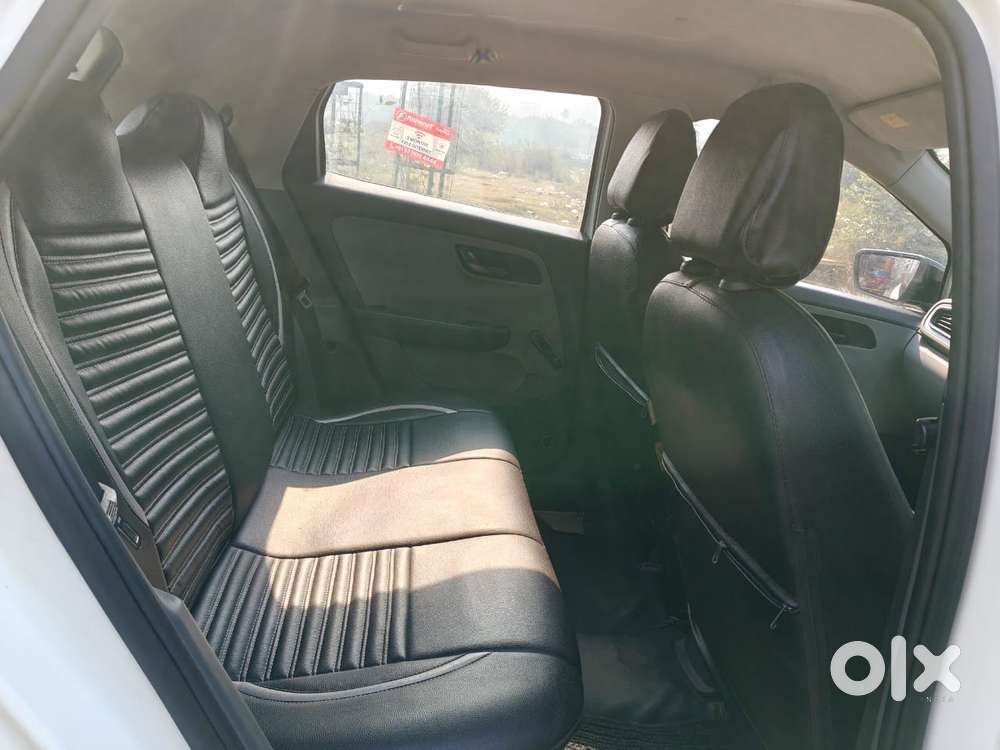 Tata Altroz 1.2 Xe, 2020, Petrol