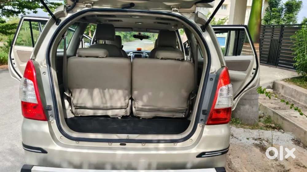 Toyota Innova 2.5 V 2014