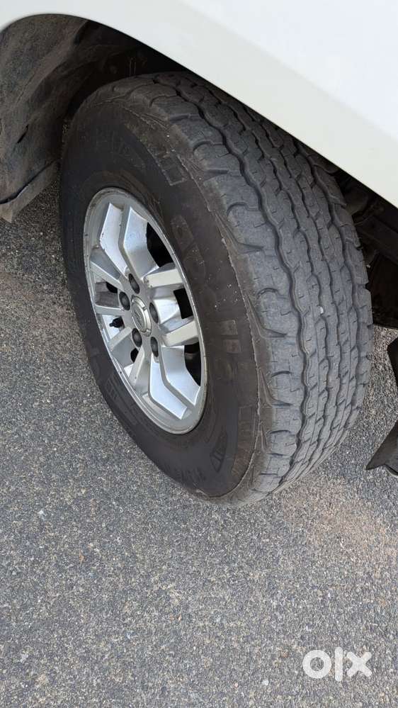 Mahindra Tuv 300 T8, 2016, Diesel