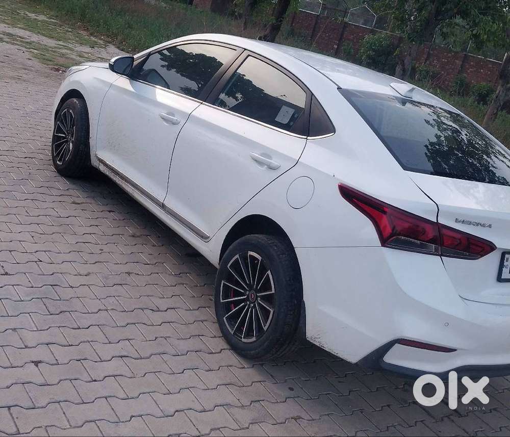 Hyundai Verna Ex