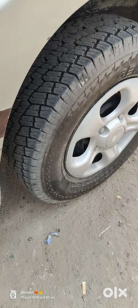 Aake Gadi Dekh Ke Kuch Bolna Ek Dam Badhiyaa Gadi Hai