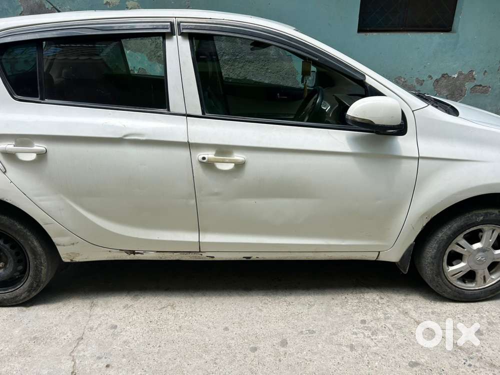 Hyundai I20 Sportz Petrol 2011