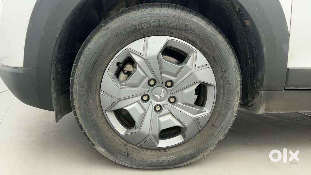 Mahindra Xuv 3xo Ax5 Pm At, 2024, Petrol