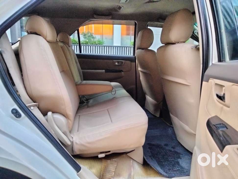 Toyota Fortuner 2011-2016 4x2 Manual, 2012, Diesel