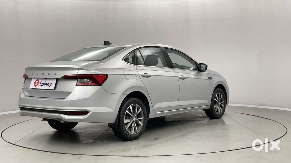 Skoda Slavia Style 1.0l Tsi At, 2023, Petrol