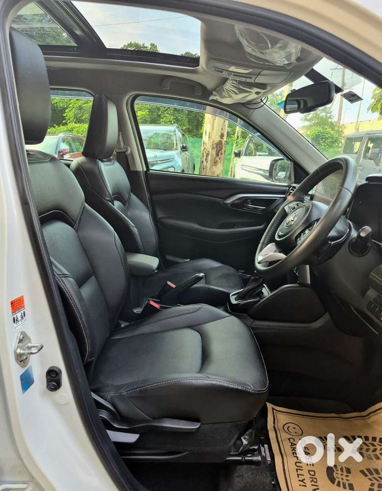 Toyota Urban Cruiser Hyryder 1.5 V Neo Drive At, 2024, Petrol