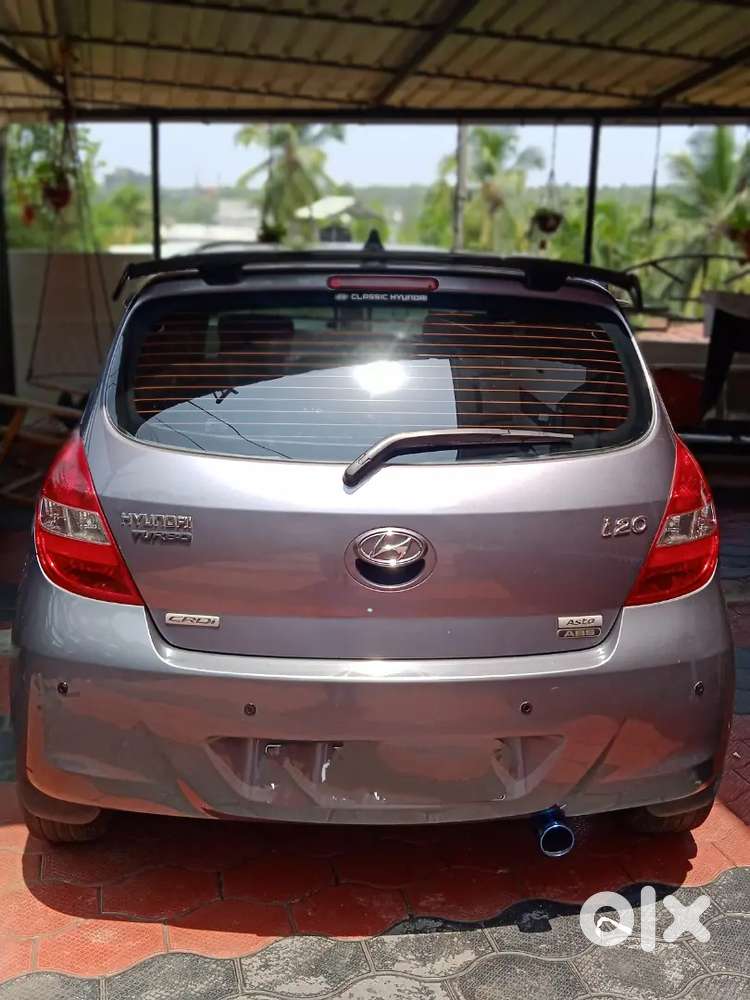 • Hyundai I20 2010 Diesel Well Maintained •
Less Kilometres Driven