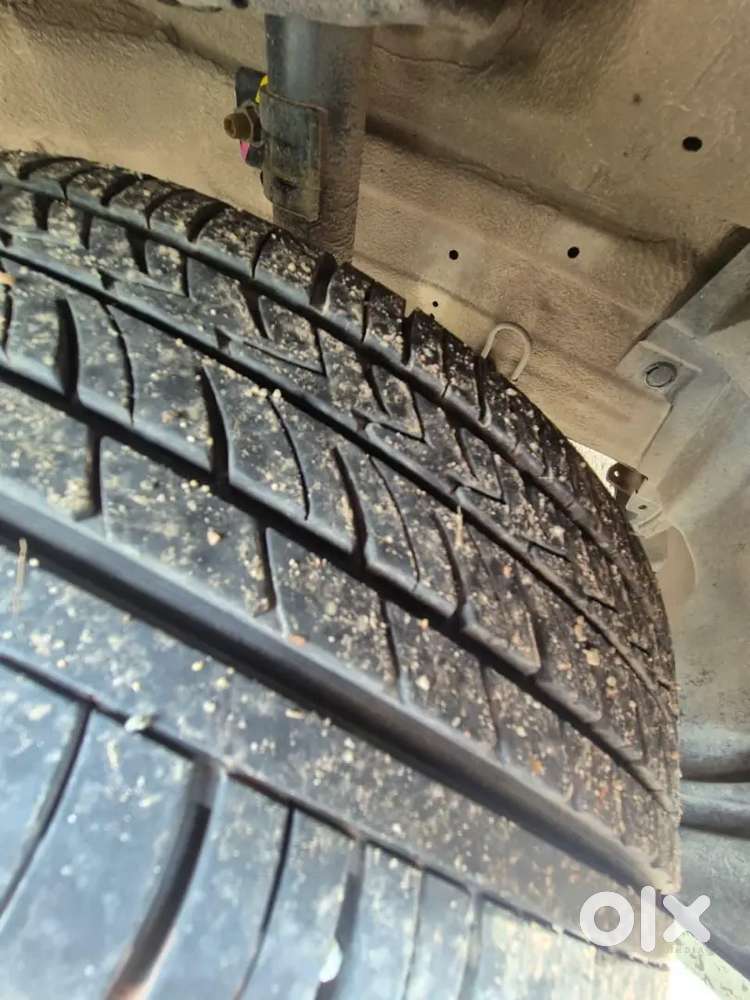 Maruti Suzuki Swift Lxi 2017  Petrol + Cng (on Rc)  New Tyres