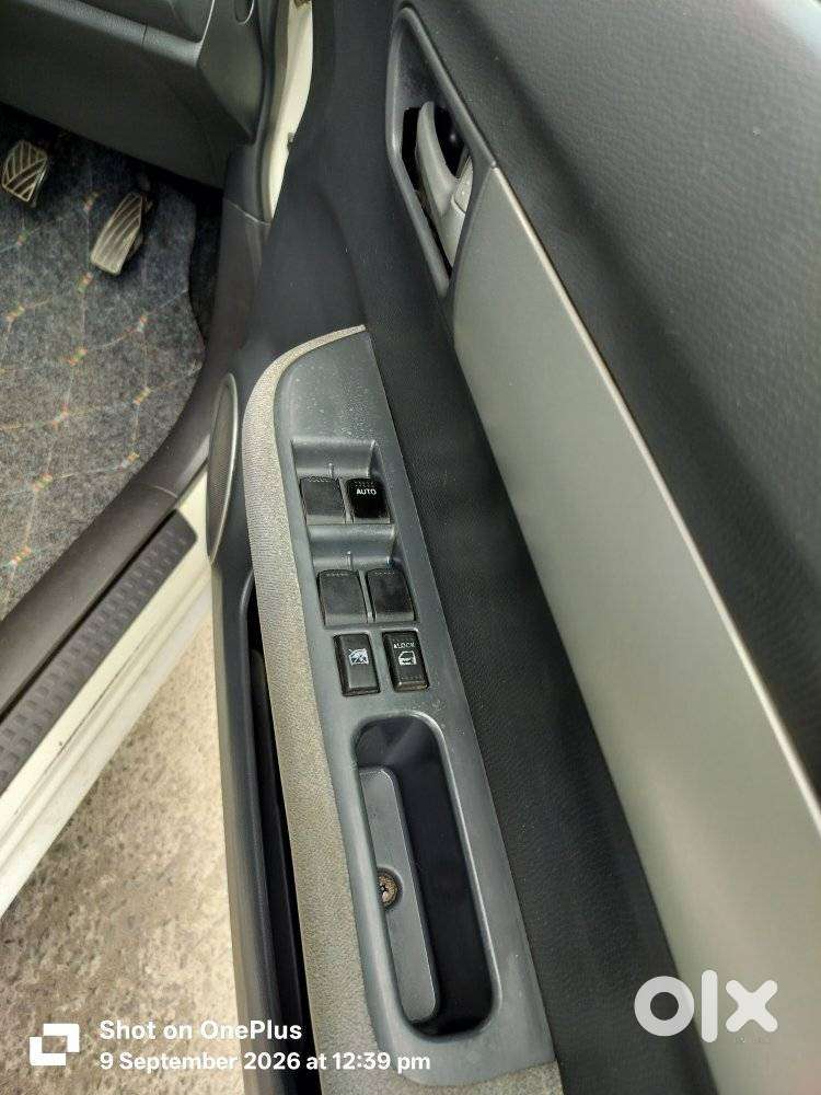 Maruti Suzuki Swift Dzire 1.2 Vxi Bsiv, 2011, Petrol