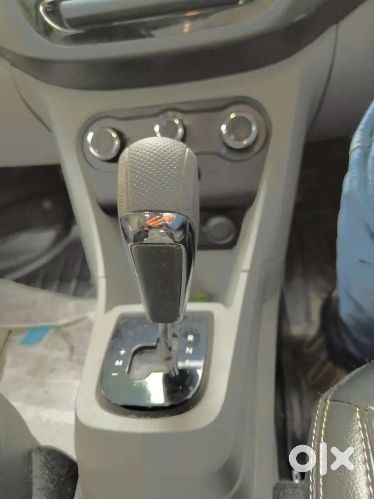 Tata Tiago 1.2 Revotron 2024 Automatic