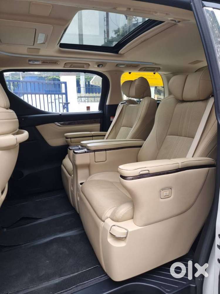 Toyota Vellfire 2.5 Hybrid, 2022, Petrol