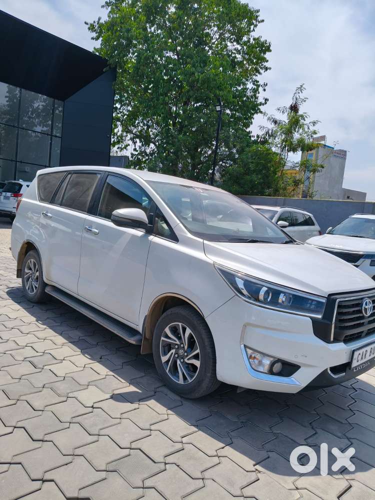 Toyota Innova Crysta 2.4 V, 2024, Diesel