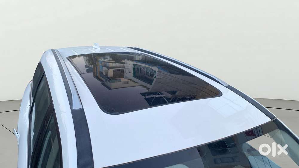 Mahindra Xuv700 2.2 Ax 7 Diesel At Luxury Pack Str, 2021, Diesel