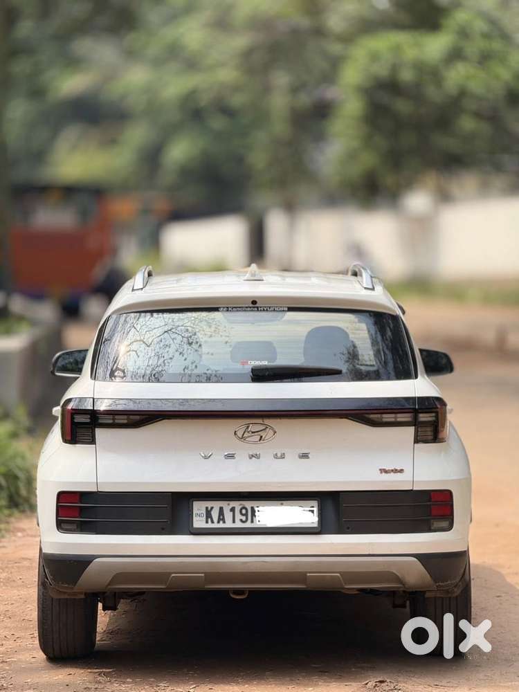 Hyundai Venue 1.0 S (o) Turbo Dct, 2023, Petrol