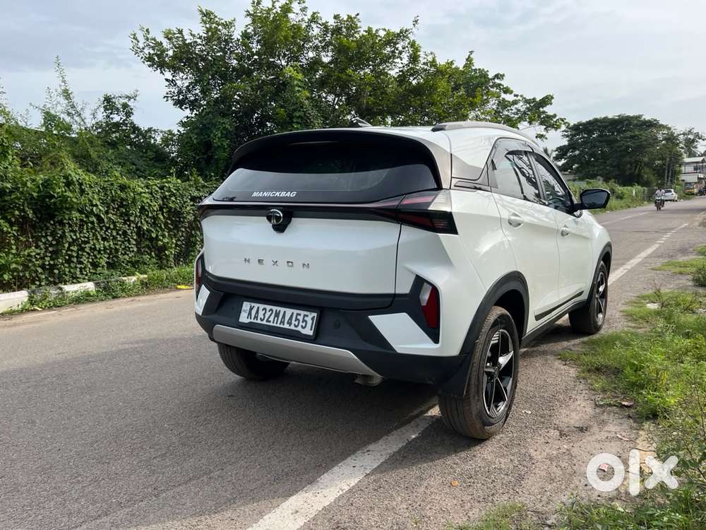 Tata Nexon 1.2 Revotron Xt, 2025, Petrol