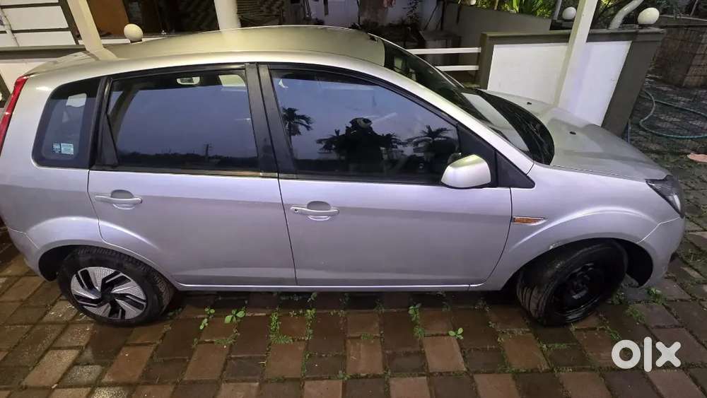 Ford Figo Diesel Zxi 2011 Car