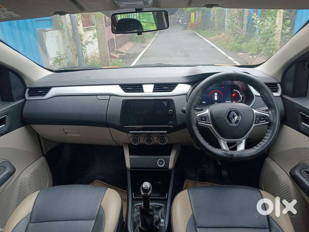 Renault Triber Rxz, 2024, Petrol