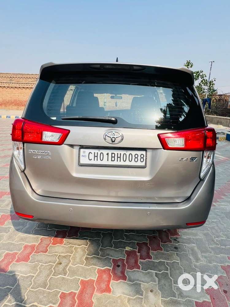 Toyota Innova Crysta 2016 Diesel Well Maintained