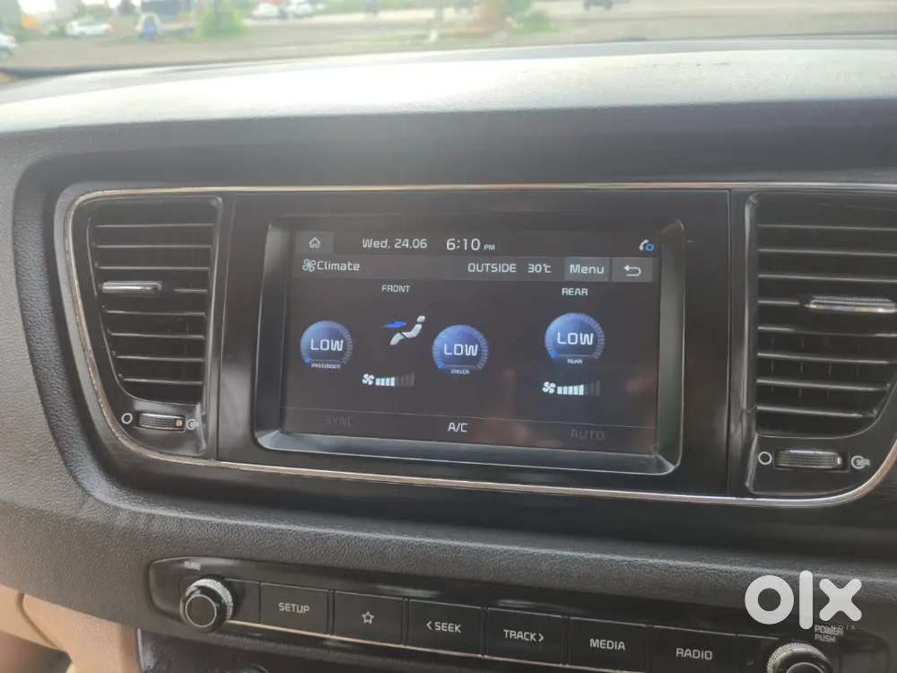 Kia Carnival 2020 Diesel 95000 Km Driven