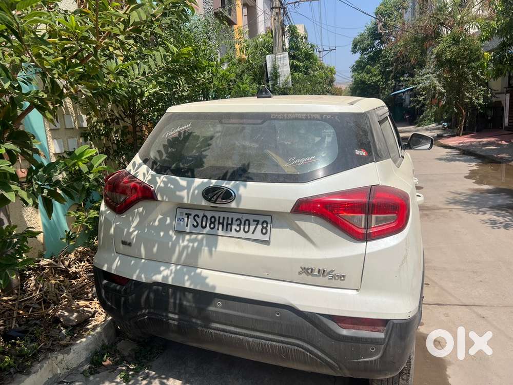 Mahindra Xuv300 2020 Petrol Well Maintained