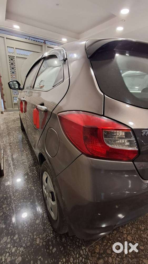 Tata Tiago Xt Manual 2018 | 2nd Owner | Only 17,004 Km | Petrol