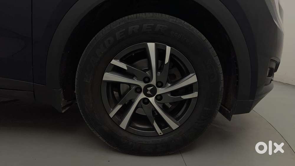 Mahindra Xuv700 2.2 Ax 5 Diesel At Str, 2024, Diesel