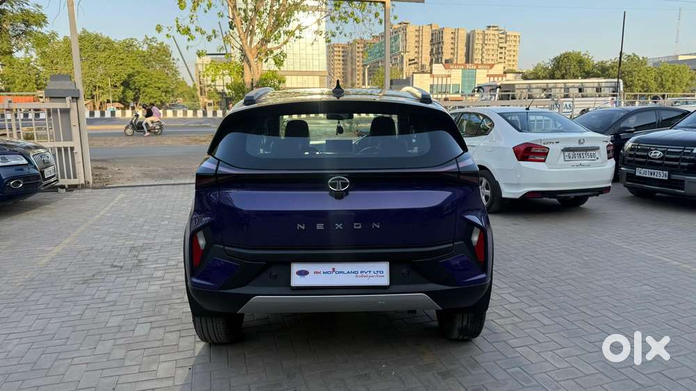 Tata Nexon Fearless Plus S Purple 1.5 Revotorq Diesel 6amt Dual Tone..